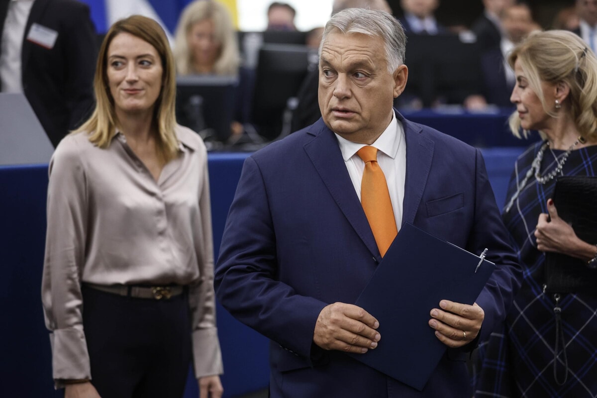 viktor-orban-metsola-parlamento-europeo-lapresse