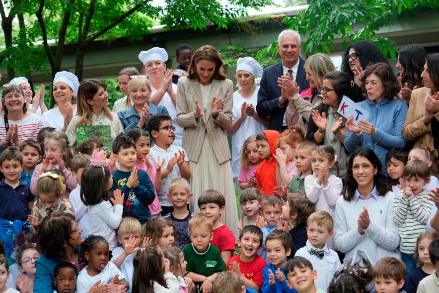 La principessa del Galles Kate Middleton visita la scuola materna Salvador Allende a Reggio Emilia (LaPresse)
