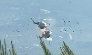 Kollision zweier Hubschrauber in der Luft, während sie verheerende Waldbrände in Griechenland löschen