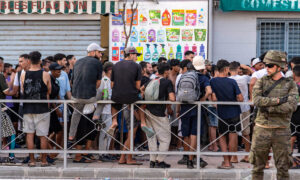Ceuta und Melilla: Mutmaßliche neue Migrantenwelle am 15. August – Grenzpolizisten an der Grenze postiert
