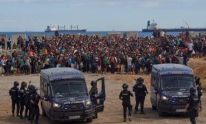 Eine Flottille von 60 Booten auf dem Weg nach Ceuta: Was steckt dahinter und wer beteiligt sich daran?