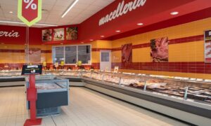 Fleisch im Supermarkt in Österreich günstig kaufen: Der beste Tag für Rabatte bis zu 50% – und den Tag, den man vermeiden sollte