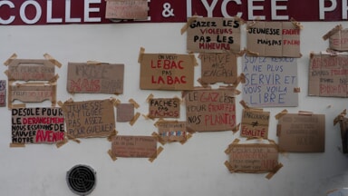 La protesta degli studenti in Francia (Foto LaPresse)