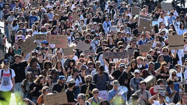 La protesta degli studenti in Francia (Foto LaPresse)