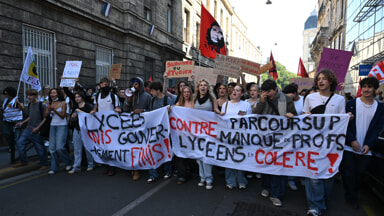 La protesta degli studenti in Francia (Foto LaPresse)