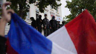 Le proteste in Francia (Foto LaPresse)