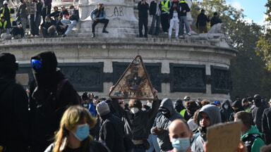 Le proteste in Francia (Foto LaPresse)