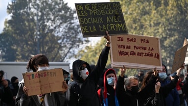 Le proteste in Francia (Foto LaPresse)