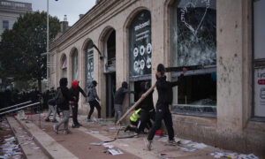 Diebe und Plünderer: Frankreich kürzt Hilfen für diejenigen, die Läden verwüstet haben