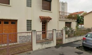 93-jährige Frau in Bad tot aufgefunden, über ihr stand ein nackter Mann: ‚Sie wurde vergewaltigt und ermordet‘
