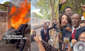 Bally Bagayoko, der rebellische Bürgermeister, singt und tanzt mit Demonstrierenden – Bezirkshauptmann erstattet Anzeige wegen Aufstachelung zu Straftaten.