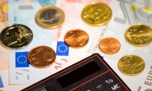 Ich bin 24 Jahre alt und verdiene 4.600 Euro pro Monat – Für mein Alter ist das unanständig. Das verdiene ich nicht.